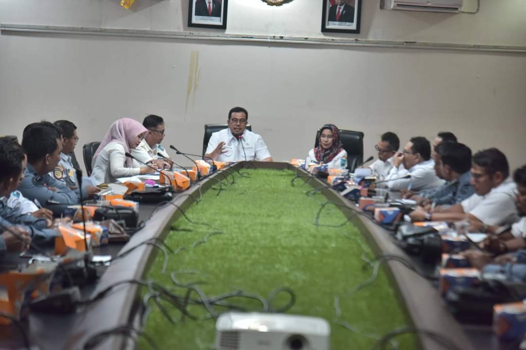 Pj Walikota Zefnihan beri arahan pada Forum  Komunikasi Kepala Desa Kota Sawahlunto