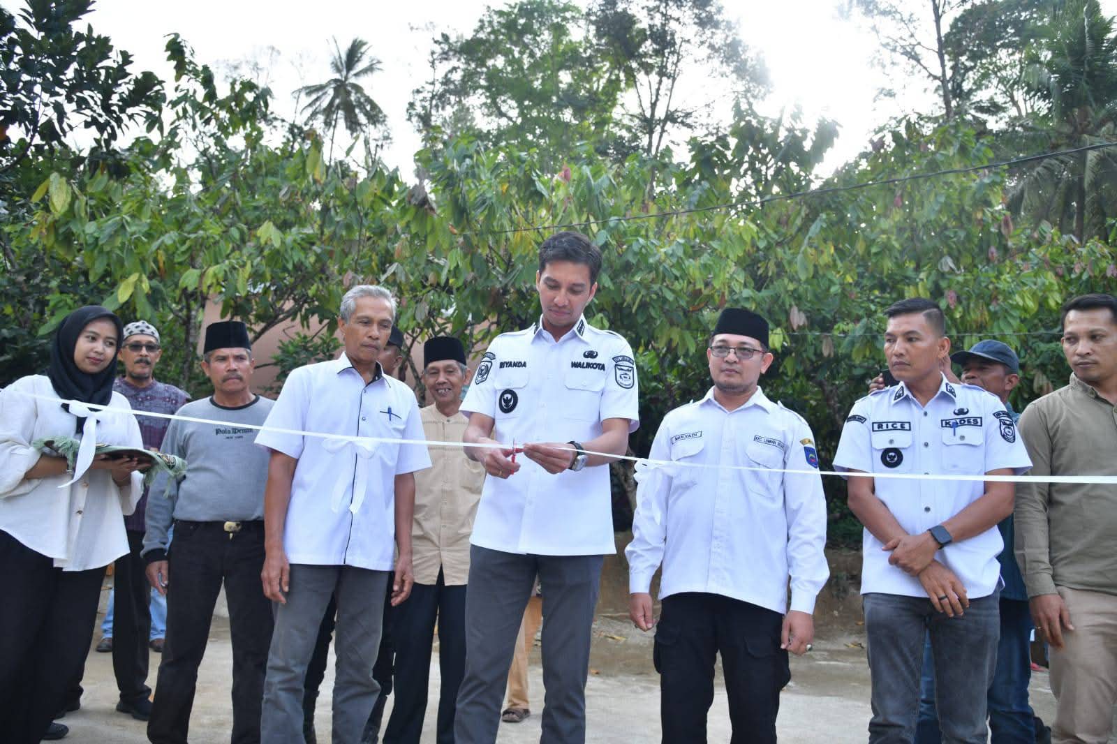 Wali Kota Resmikan Pelebaran Jembatan Masjid Baitunur Kubang