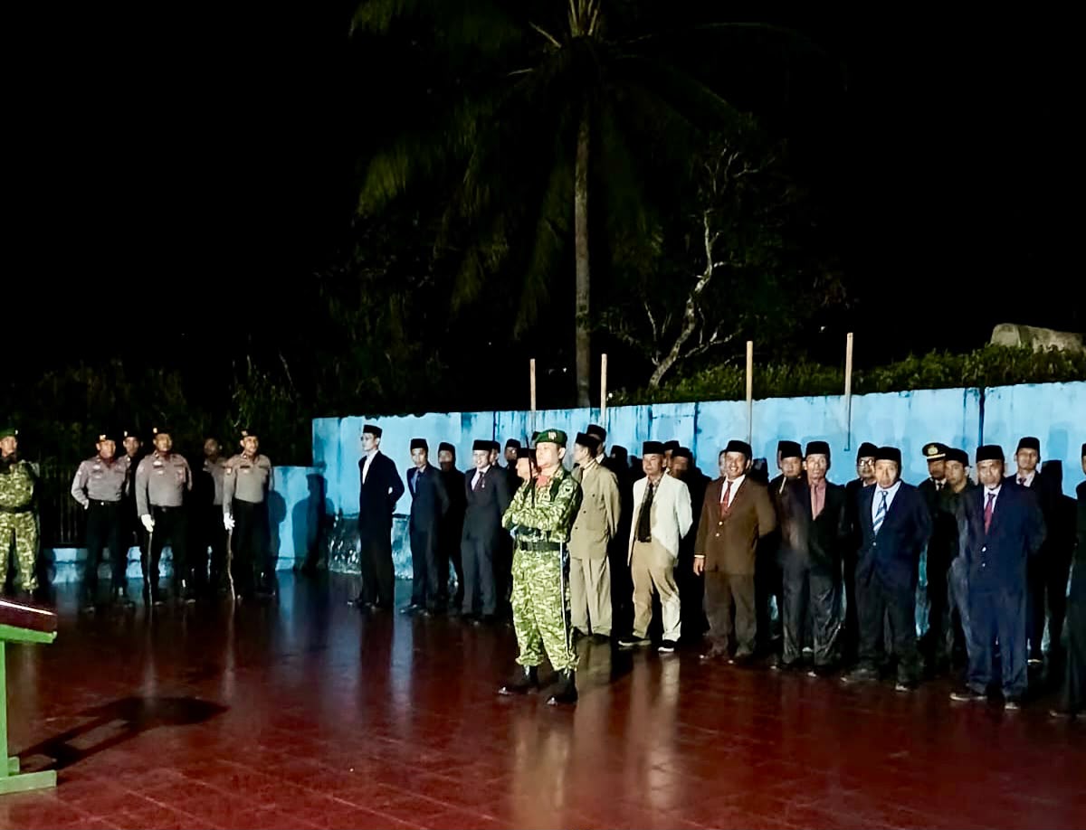 Apel kehormatan dan renungan suci memperingati HUT RI ke 81 di Taman Makam Pahlawan Kubang Sirakuk pada hari Minggu (16/08/2026)