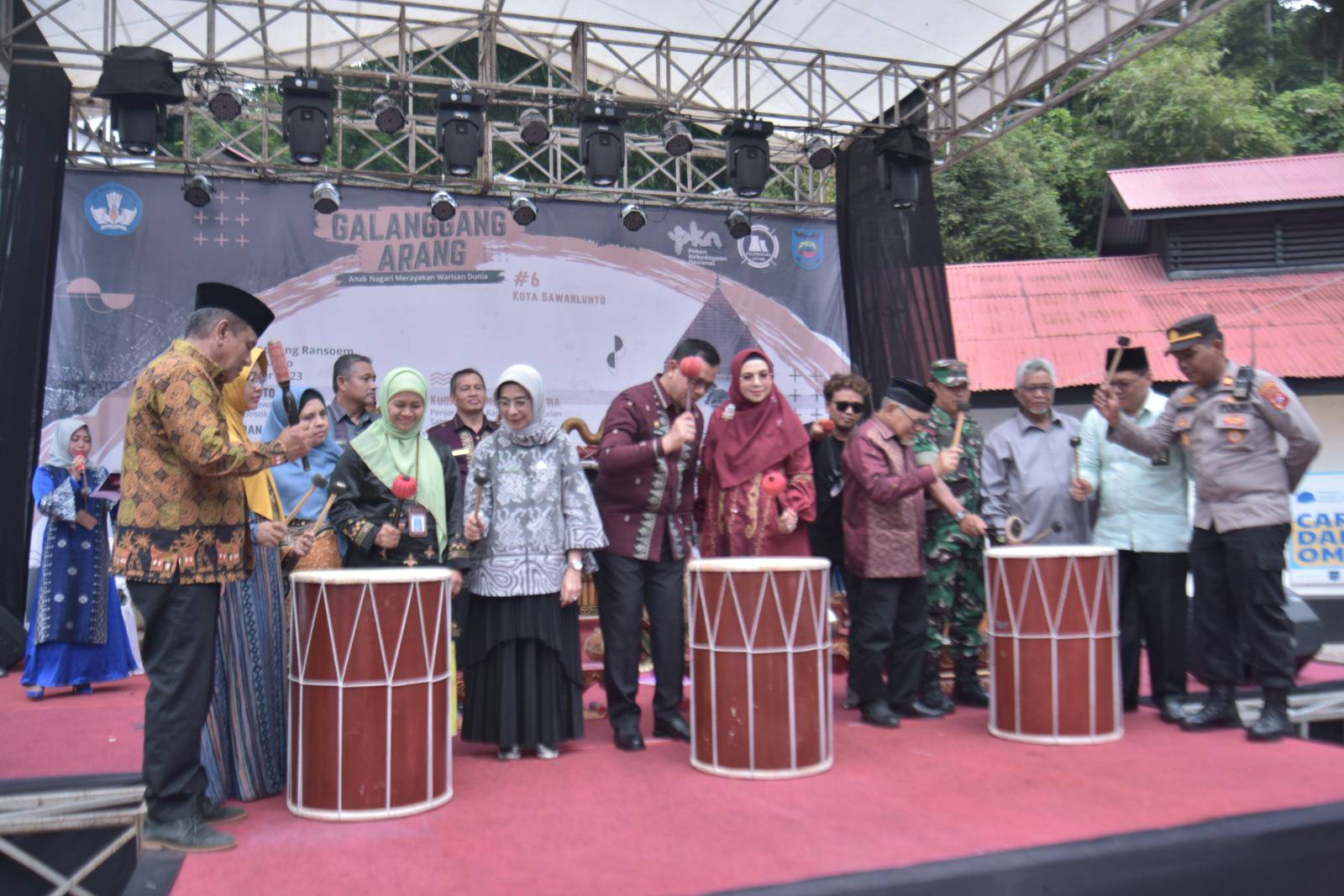 Pj. Wali Kota Sawahlunto Membuka Pameran Foto "Menduniakan Sawahlunto, Mengenang Sosok Amran Nur" dan Peluncuran Program Sawahlunto Ceria