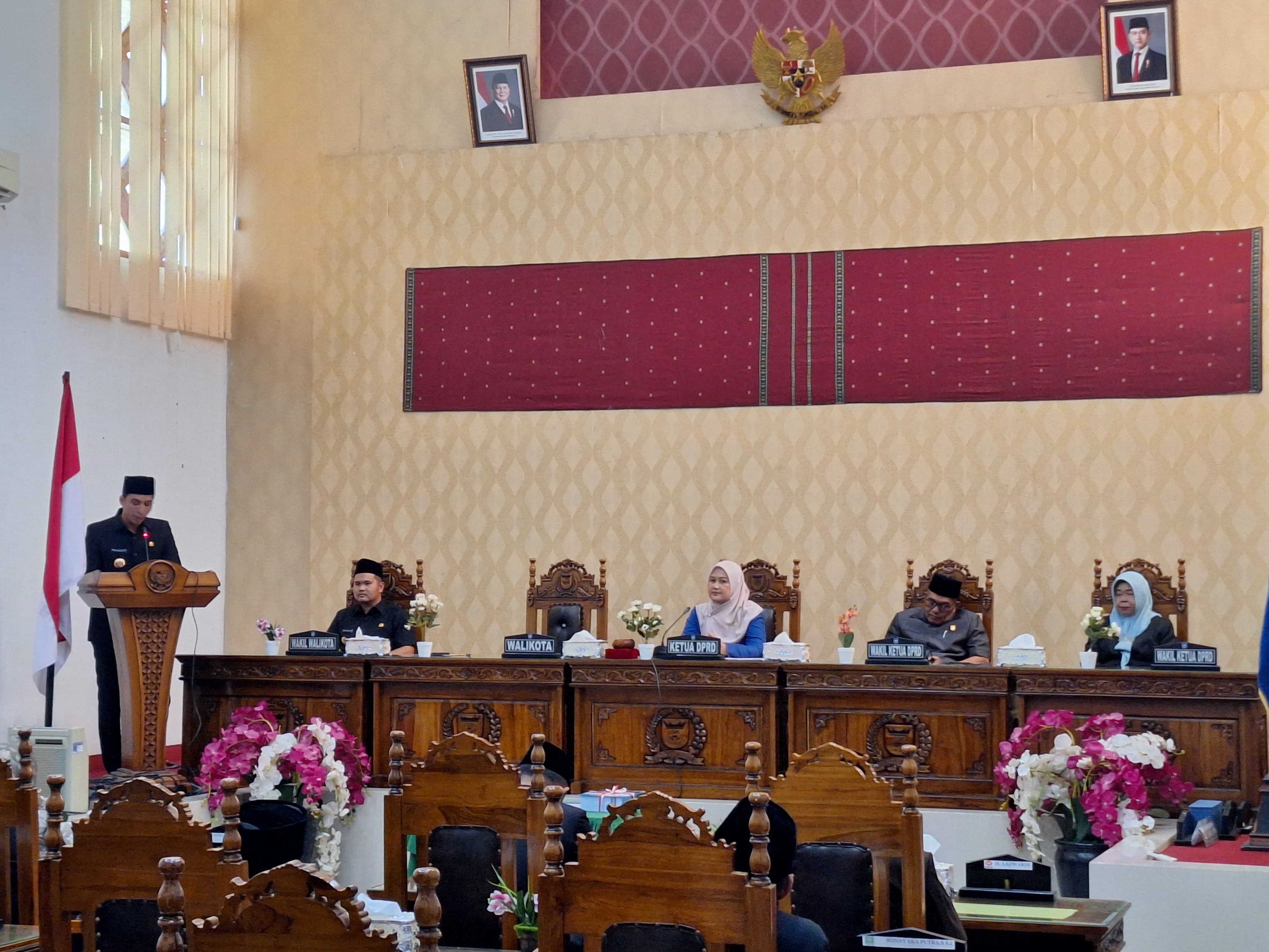 Rapat Paripurna dalam rangka penyampaian visi misi  Wali Kota Periode 2025-2030