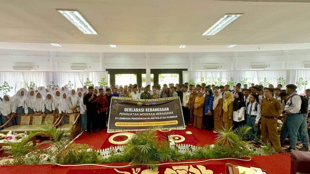 Sekda Kota Sawahlunto Dr. dr Ambun Kadri, MKM menjadi Keynote Speaker dalam Acara Deklarasi Moderasi Beragama