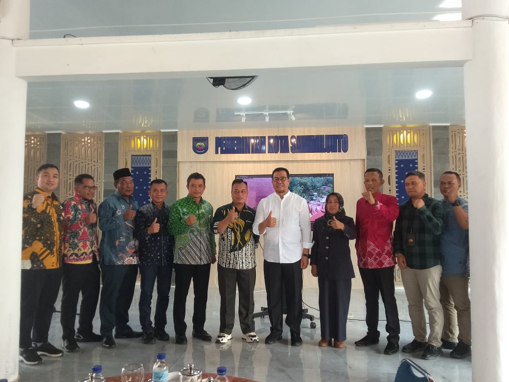 Kunjungan Bupati Lingga bersama Rombongan di Kota Sawahlunto Bahas Peningkatan Perlindungan Pekerja BPJS Ketenagakerjaan