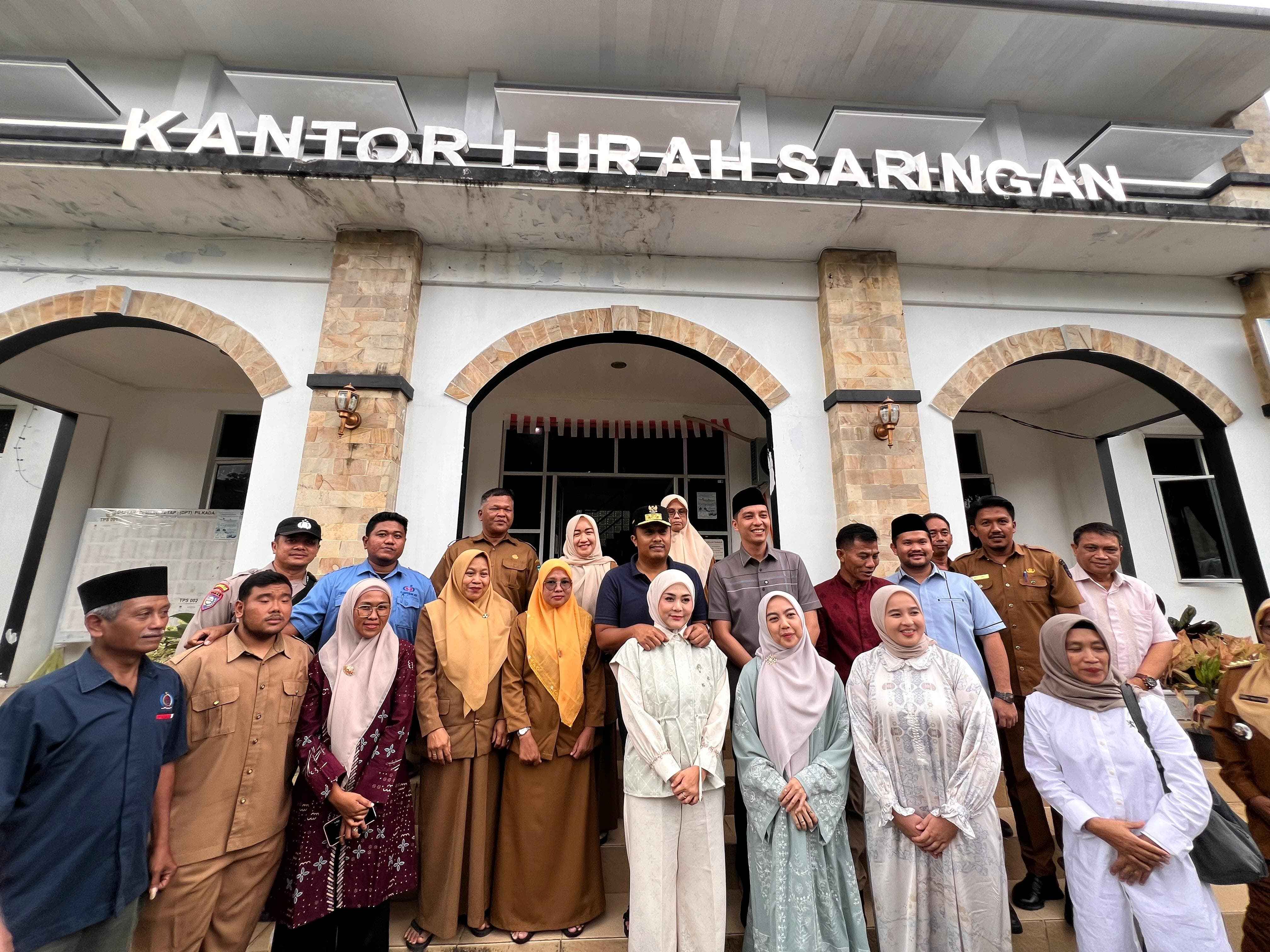 Wako Riyanda Dampingi Wagub Sumbar Tinjau  Rumah Warga Penerima Program Bedah Rumah