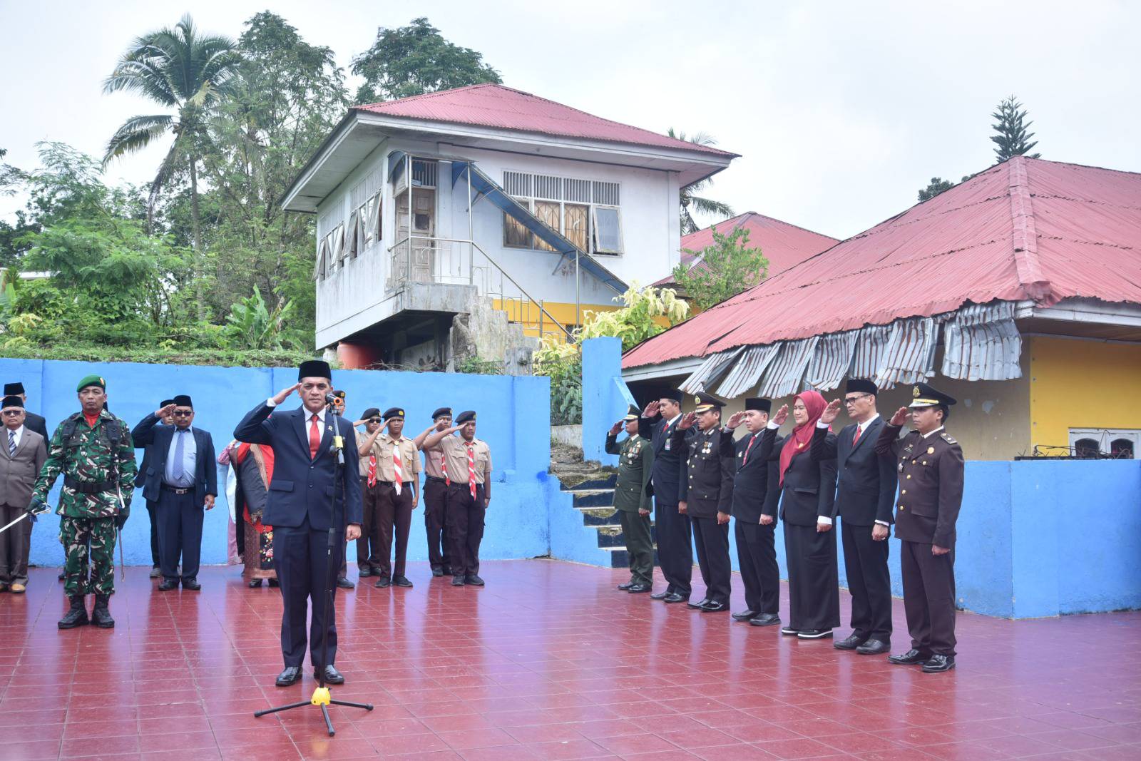 Upacara ziarah ke Taman Makam Pahlawan Kubang Sirakuk