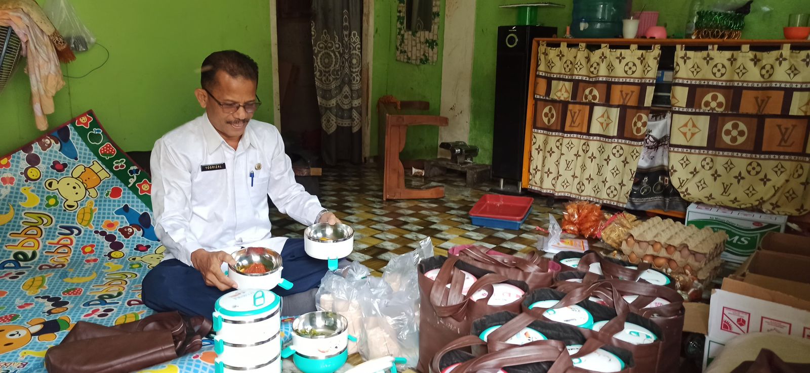 Kegiatan monitoring POKMAS permakanan Lansia dan POKMAS permakanan disabilitas Kota Sawahlunto tahun 2024 oleh Kepala Bidang Sosial dan Pendamping Sosial Kota Sawahlunto