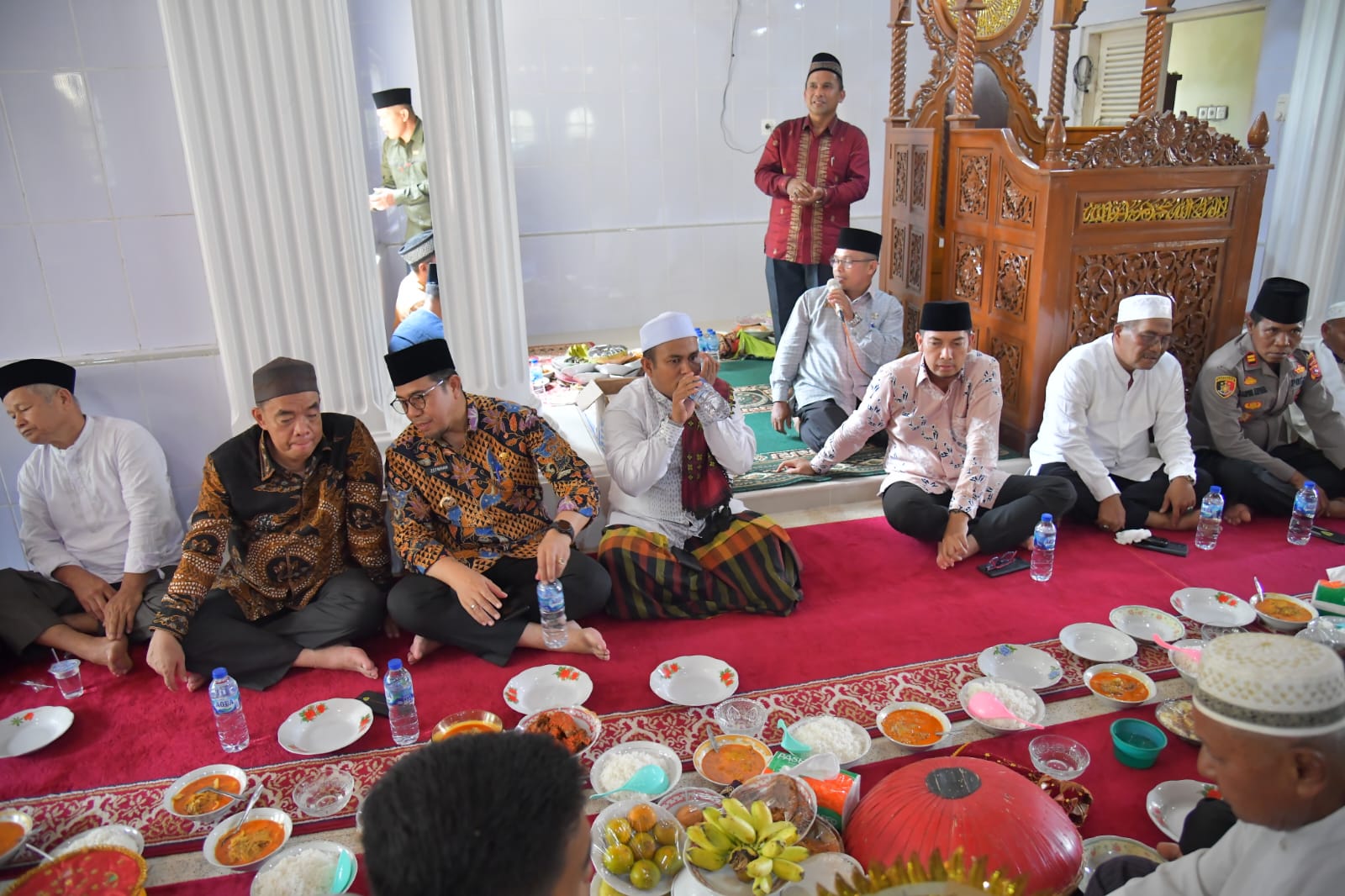 Pj. Wali Kota Sawahlunto, Zefnihan, Hadiri Baralek Surau dalam Rangka Peringatan Maulid Nabi Muhammad SAW di Desa Tigo Tumpuak Sawahlunto