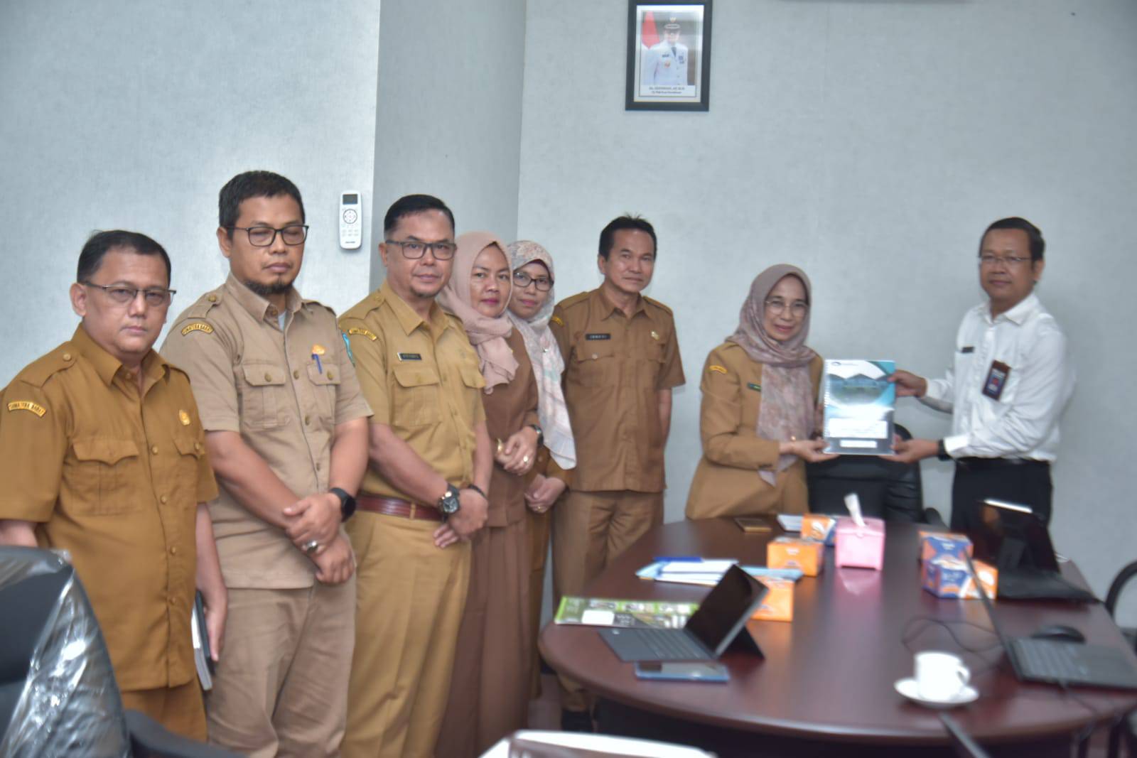 Sekretaris Daerah Kota Sawahlunto Dr.dr. Ambun Kadri, MKM,ikuti Exit Meeting Evaluasi Perencanaan dan Penganggaran Pemerintah Kota Sawahlunto Tahun 2023