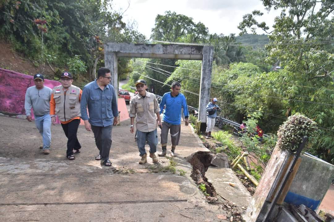 Pemko Sawahlunto langsung bergerak tanggulangi Tanah Longsor di desa Kolok Mudiak