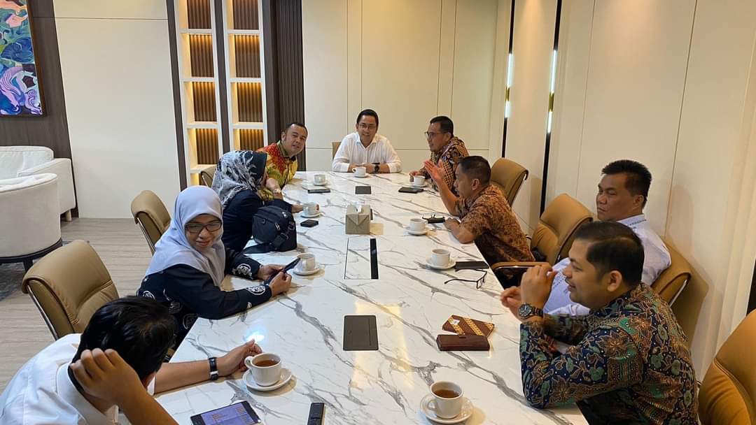 Pj Walikota Zefnihan , Ketua DPRD Kota Sawahlunto Ibu Eka Wahyu beserta  rombongan kunjungi  Kementerian PUPR RI di Jakarta