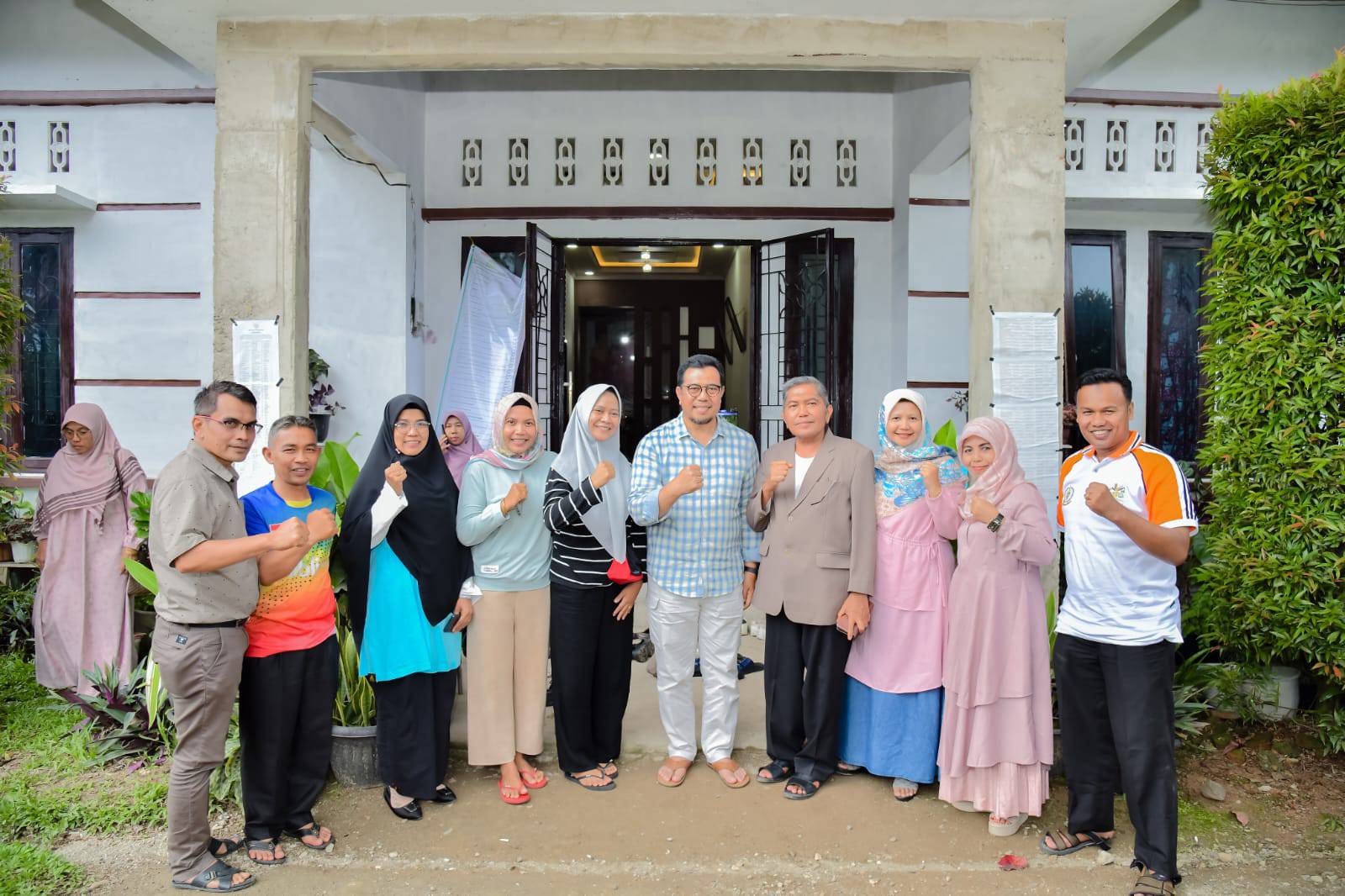 Penjabat (Pj) Wali Kota Sawahlunto Dr. Zefnihan, AP, M.Si, mengunjungi rombongan kafilah MTQ Sawahlunto yang sedang mengikuti MTQ Nasional ke-XL Tingkat Provinsi Sumatera Barat Tahun 2023 di Kabupaten Solok Selatan