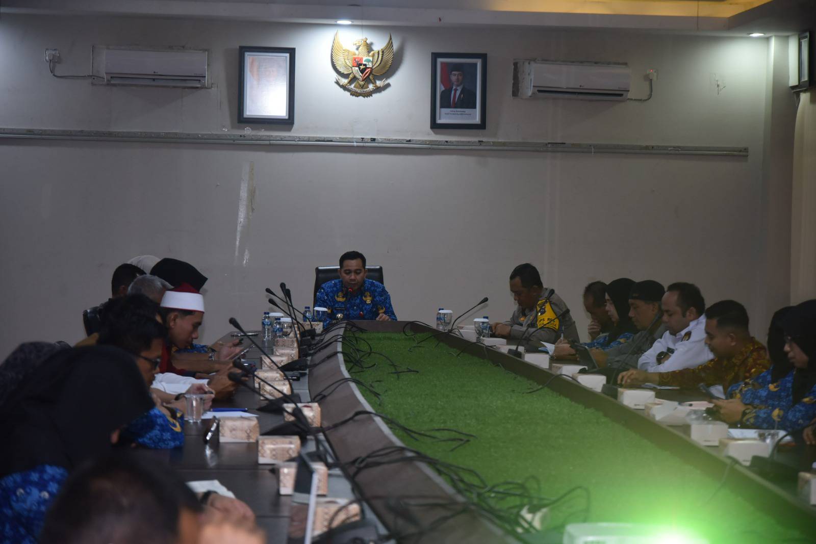 Rapat koordinasi yang diikuti jajaran Forkopimda membahas evaluasi Pilkada serentak dan persiapan Natal dan Tahun Baru (Nataru)