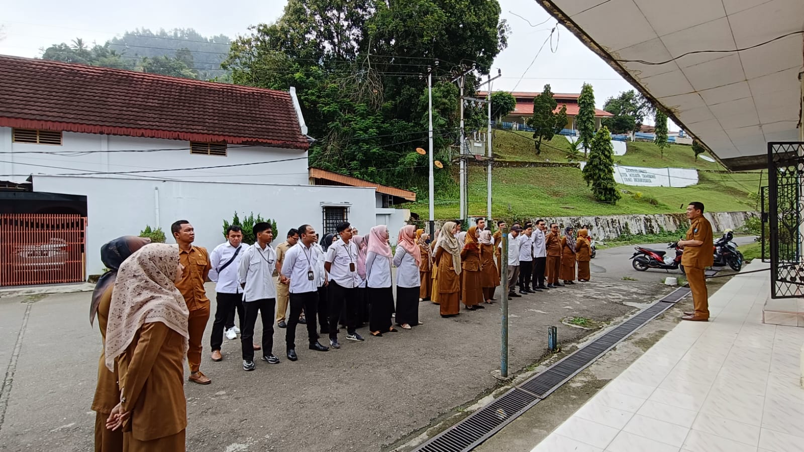 Pelaksanaan Apel Pagi Dinas Komunikasi dan Informatika