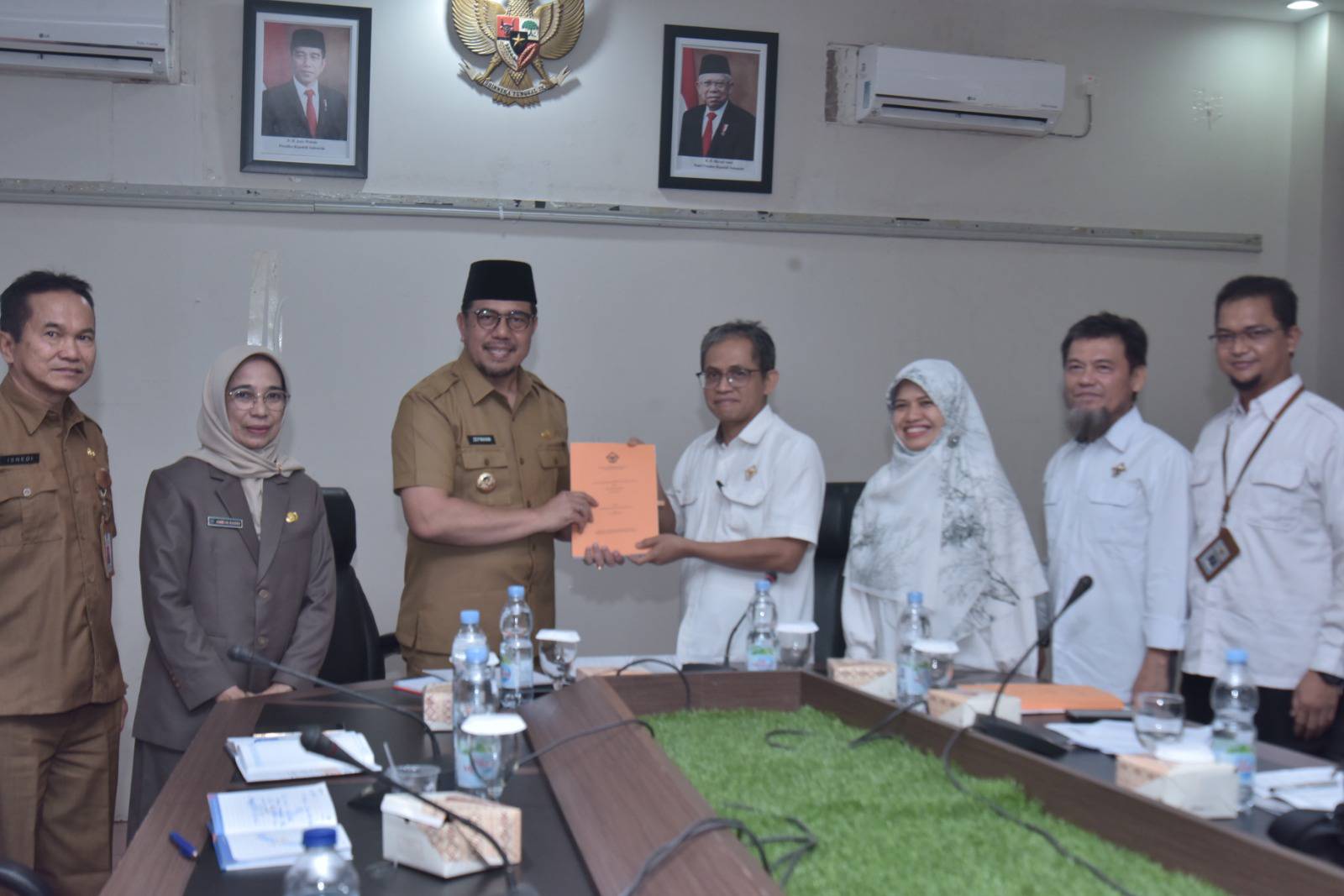 Penjabat (Pj) Wali Kota Sawahlunto Dr. Zefnihan, AP, M.Si mengikuti exit meeting dengan Badan Pemeriksa Keuangan (BPK) Perwakilan Provinsi Sumatera Barat