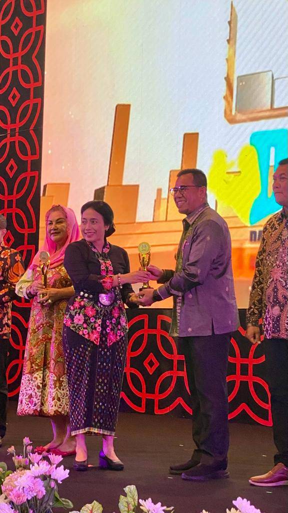 Pemko Sawahlunto kembali menambah prestasi tingkat nasional pada akhir tahun 2023 ini. Yaitu dengan memperoleh penghargaan dari Kementerian Pemberdayaan Perempuan dan Perlindungan Anak (KemenPPPA) sebagai  Daerah Ramah Perempuan dan Layak Anak