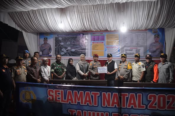 Pj Wali Kota Sawahlunto Fauzan Hasan, S.STP, M.Si tinjau pos pengamanan dan pelayanan Operasi Lilin Natal dan Tahun Baru 2025