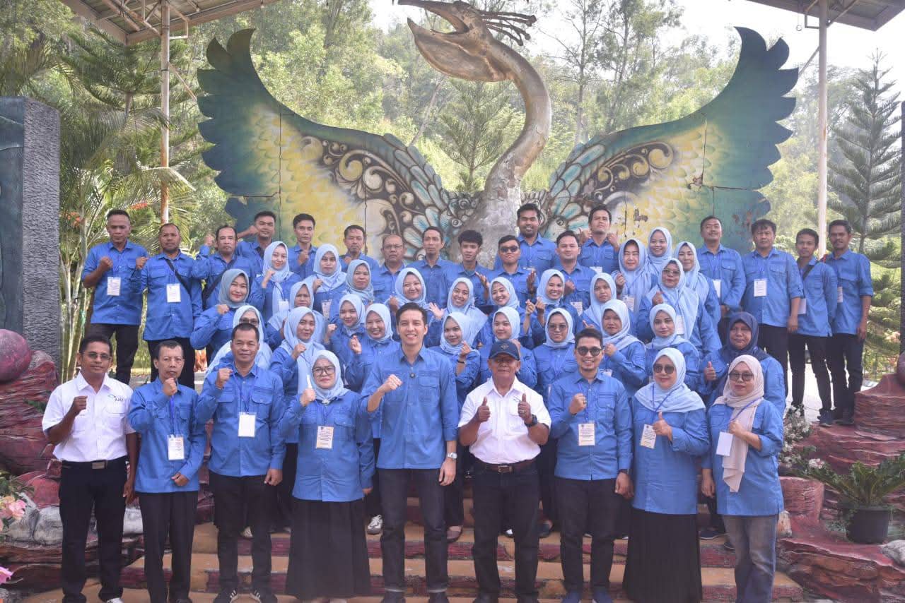 Tingkatkan Kualitas Layanan, DPM PTSPNaker Sawahlunto Gelar Pelatihan Service Excellence dan Publik Speaking