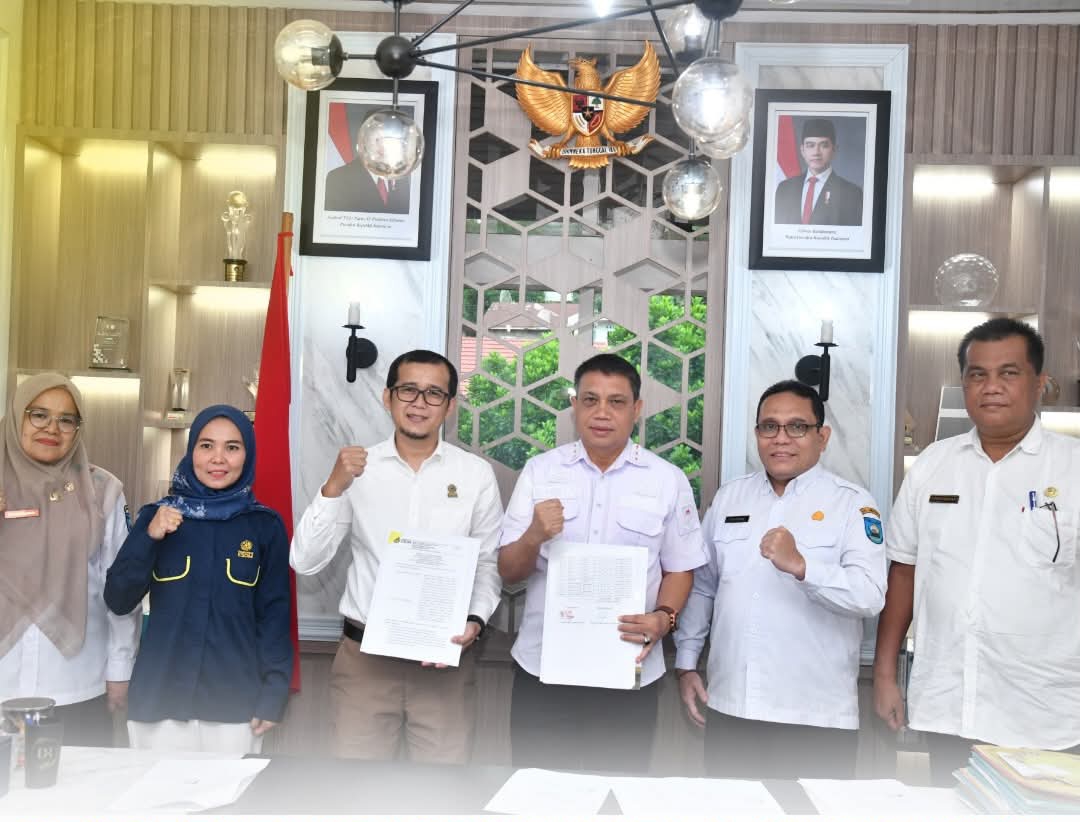 Sekretaris Daerah Kota Sawahlunto Bersama Kepala BDTBT  Menandatangani Naskah Hibah Barang Milik Negara dari BDTBT Kementerian ESDM kepada Pemerintah Kota Sawahlunto