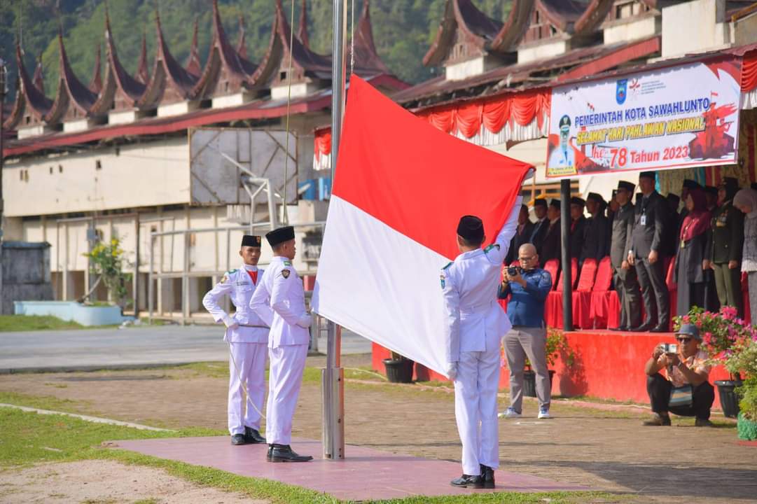 Sekda Kota Sawahlunto hadiri upacara dalam rangka memperingati Hari Pahlawan ke 78