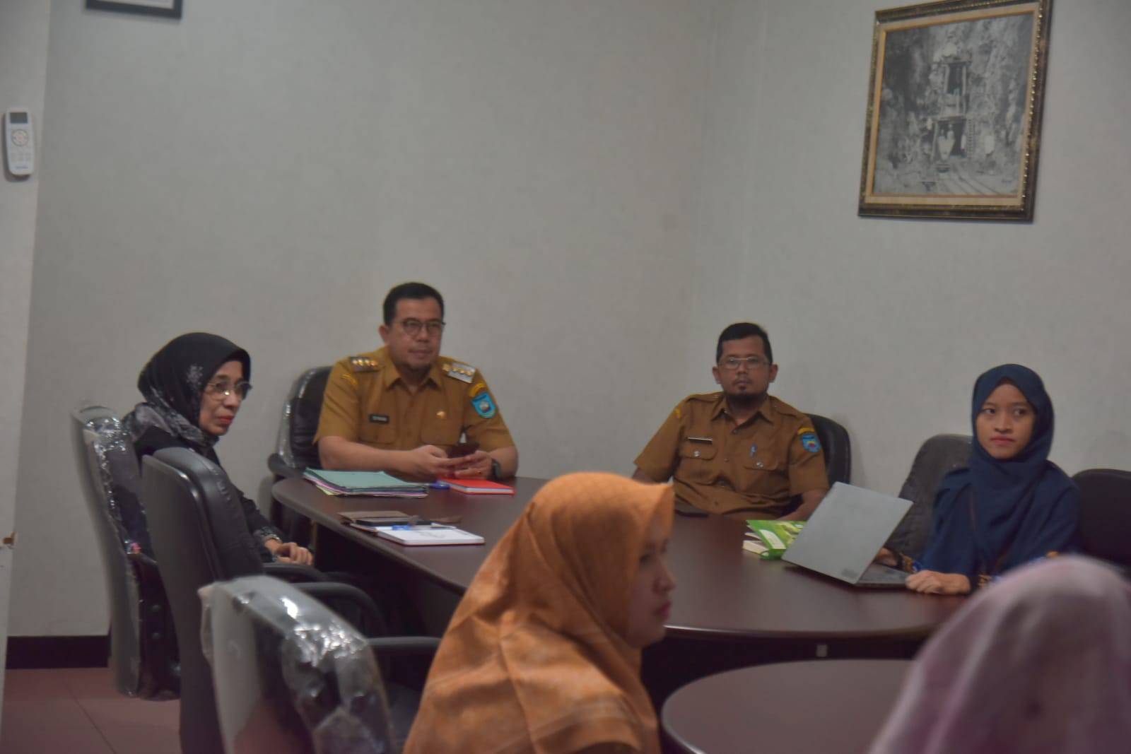 Pj Wali Kota Sawahlunto Dr. Zefnihan, AP, M.Si, pimpin Tim Pengendalian Inflasi Daerah (TPID) Kota Sawahlunto ikuti RakorPengendalian Inflasi Daerah Tahun 2024 yang diselenggarakan oleh Kemendagri