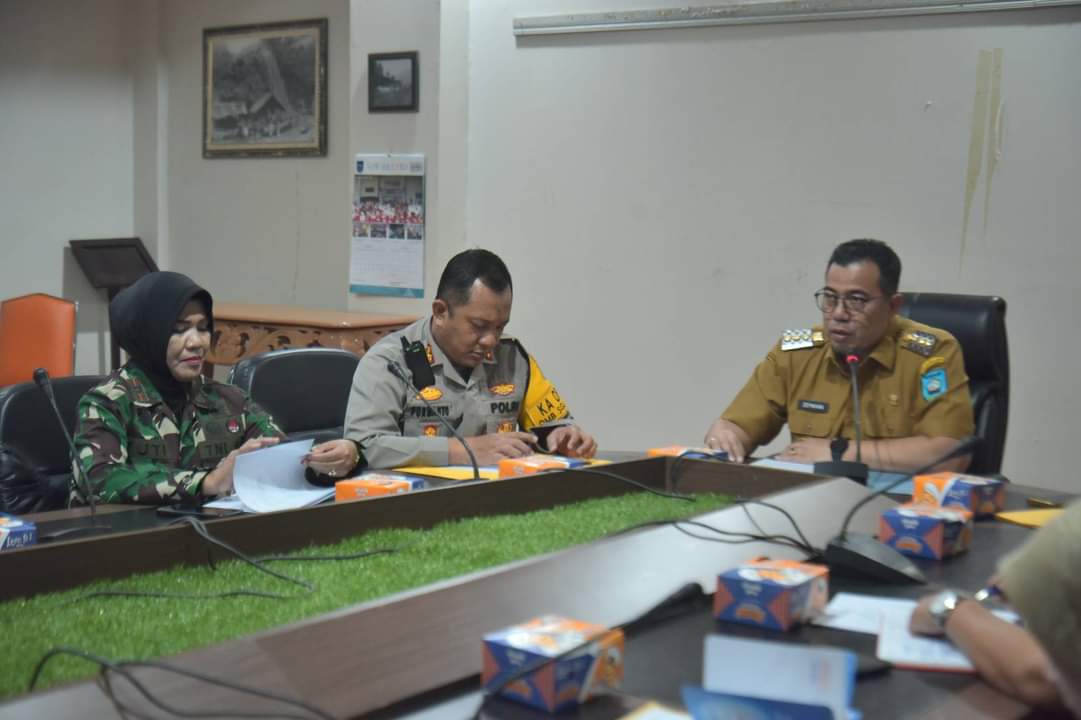 Pj Walikota Zefnihan pimpin rapat kordinasi pemantauan Pemilu di Balai Kota