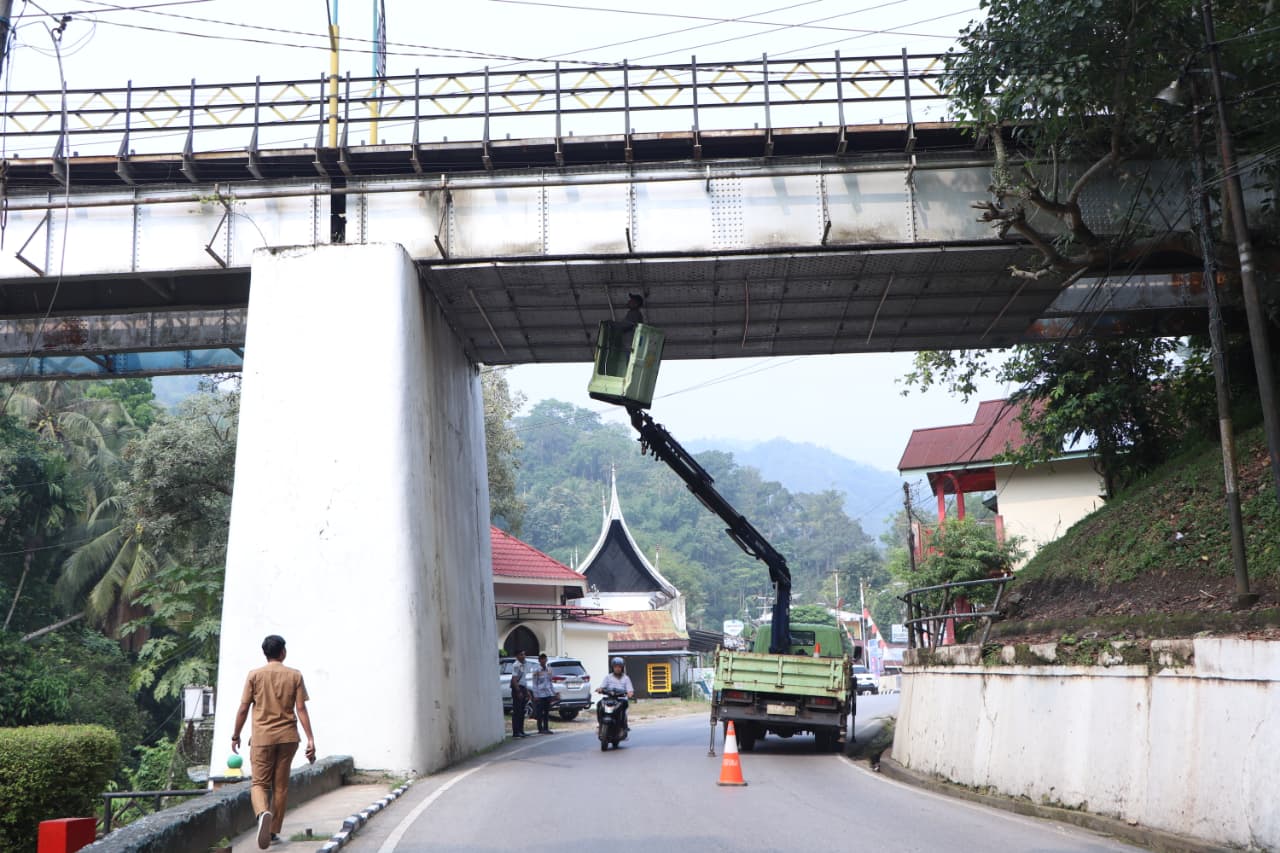Pemko Sawahlunto Benahi Penerangan Jembatan Silo, Perkuat Estetika Kota di Malam Hari