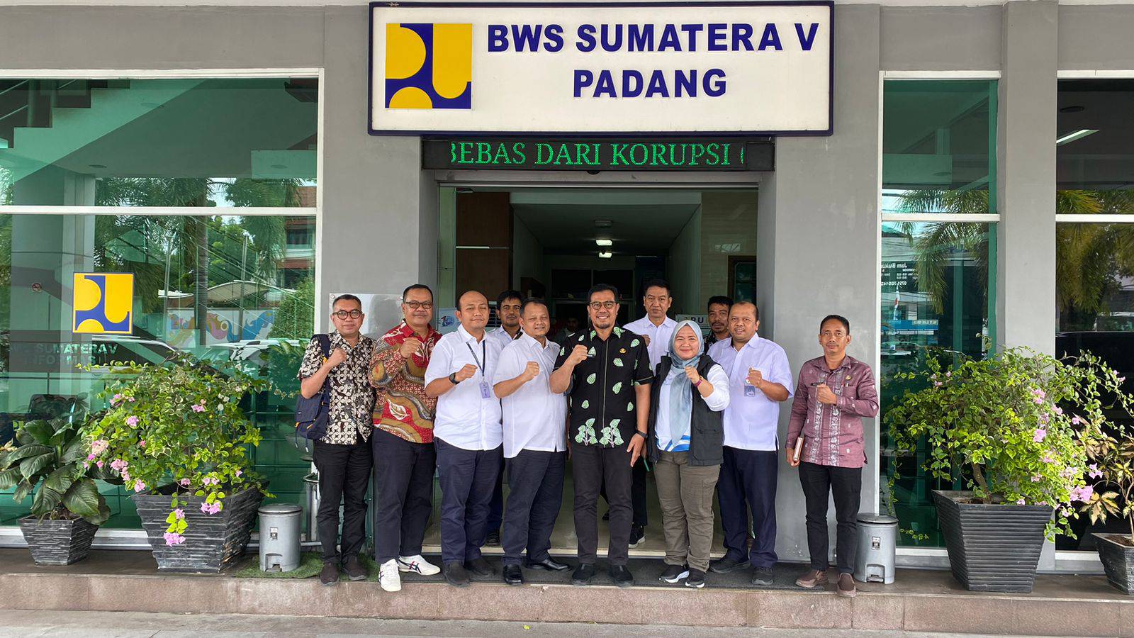 Penjabat (Pj) Wali Kota Sawahlunto Dr. Zefnihan, AP, M,Si koordinasi dan konsultasi ke Dinas Sumber Daya Air dan Bina Konstruksi Provinsi Sumbar dan Balai Wilayah Sungai Sumatera V, di Padang