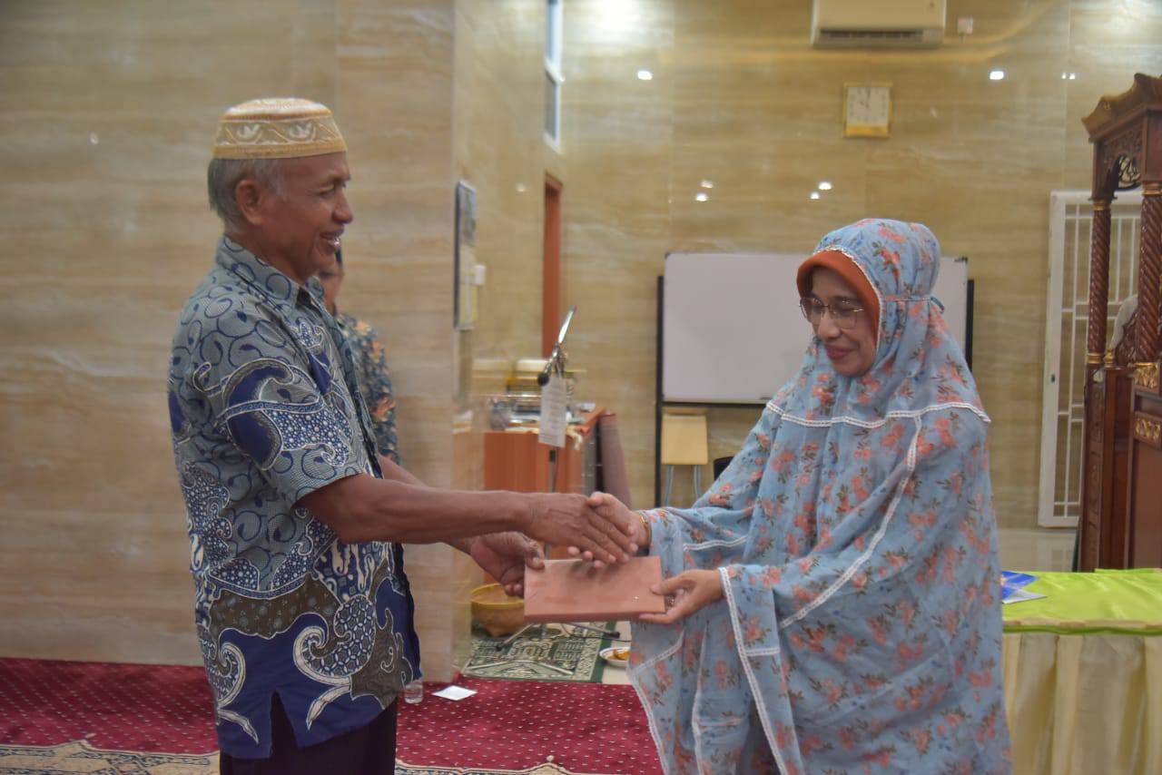 Sekretaris Daerah Kota Sawahlunto Dr.dr. Ambun Kadri, MKM, pimpin Tim VI Safari Ramadhan Pemko Sawahlunto ke Masjid Mujahidin Santur.