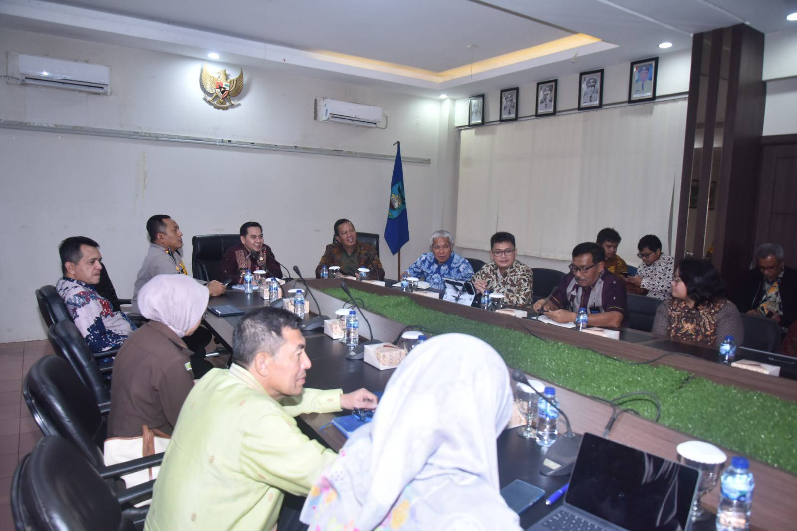 Audiensi bersama Direktur SDM PT. Bukit Asam Suherman mengenai tindak lanjut potensi investasi energi baru terbarukan