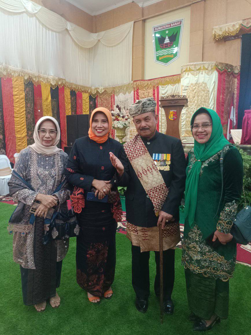 Sekretaris Daerah Kota Sawahlunto Dr.dr. Ambun Kadri, MKM, mengikuti rapat paripurna DPRD Kota Solok dalam rangka peringatan HUT Kota Solok ke-53