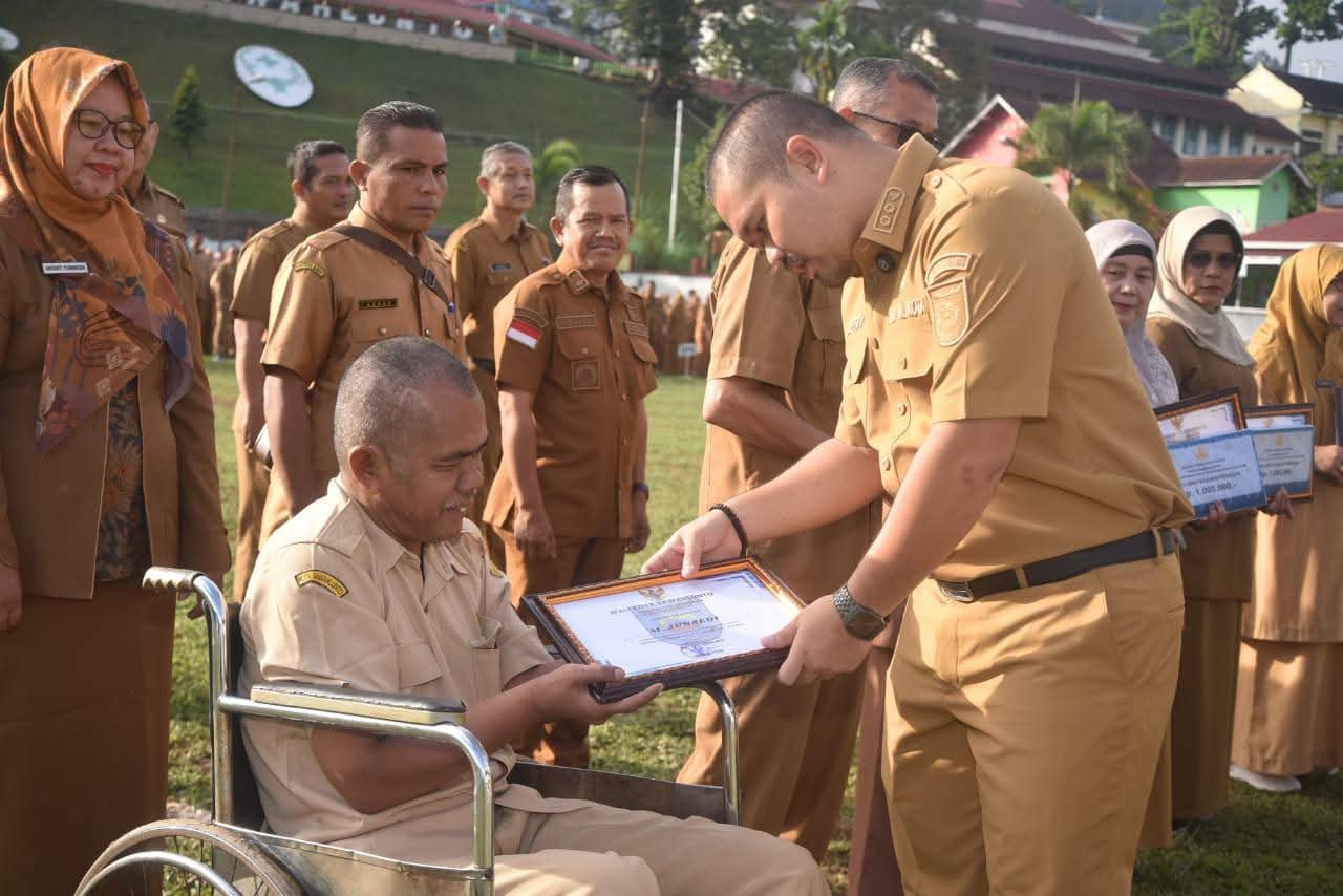 Pemko Sawahlunto Apresiasi Kinerja dan Dedikasi ASN  lewat Apel Gabungan
