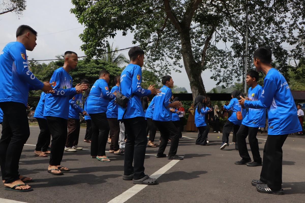 Wali Kota Sawahlunto Lepas Kontingen Pramuka Menuju Buperta Cibubur Jakarta