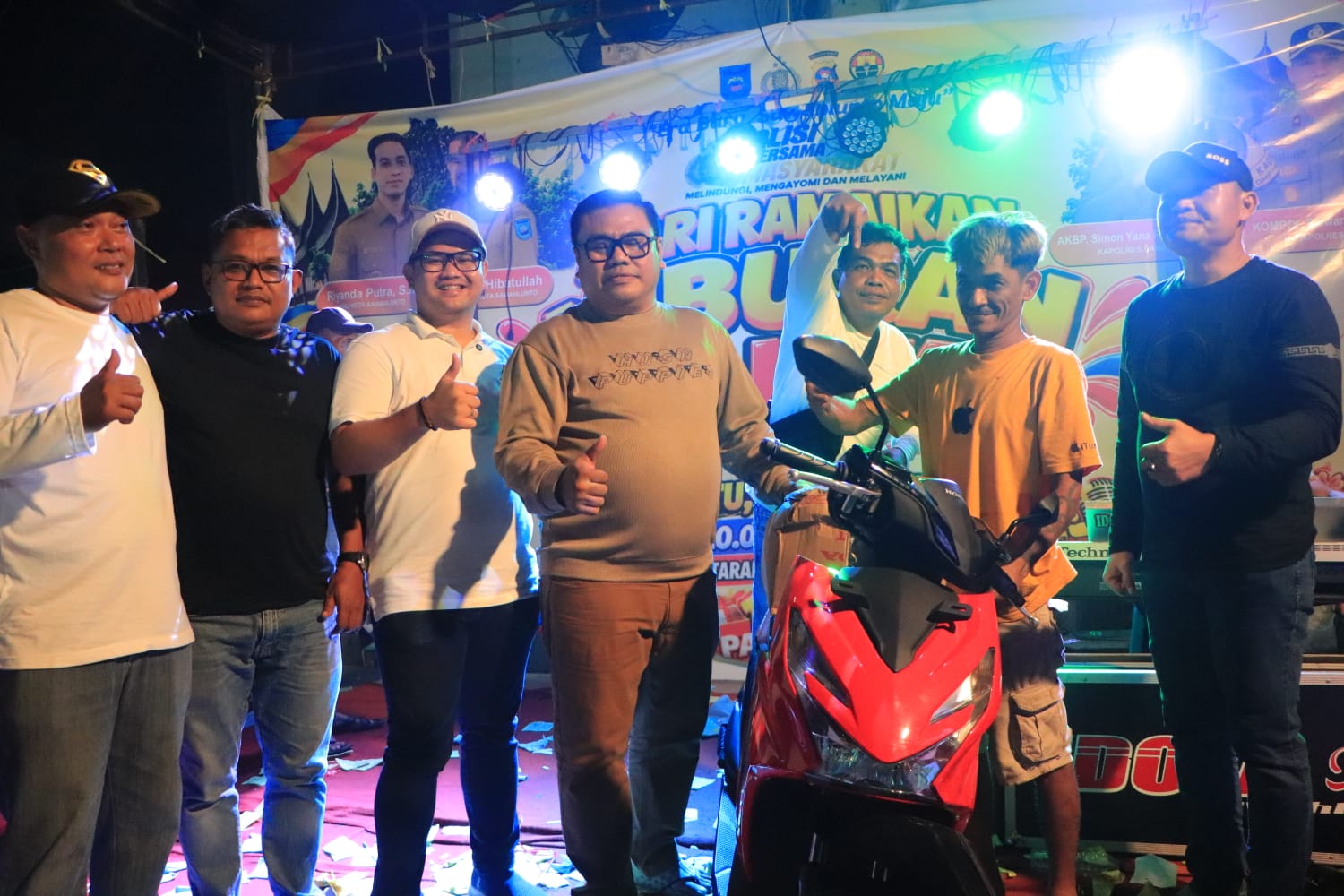 1000 Hadiah Digelontor di Pasar Sawahlunto, Wakil Wali Kota Buka Langsung Pesta Rakyat HUT ke 138
