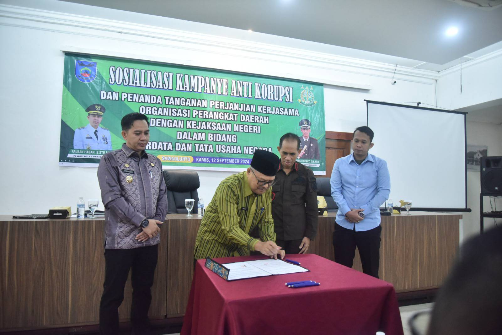 Penandatanganan Kerja Sama antara Pemkot Sawahlunto dengan Kejaksaan Negeri Sawahlunto terkait pendampingan hukum di bidang perdata dan tata usaha negara