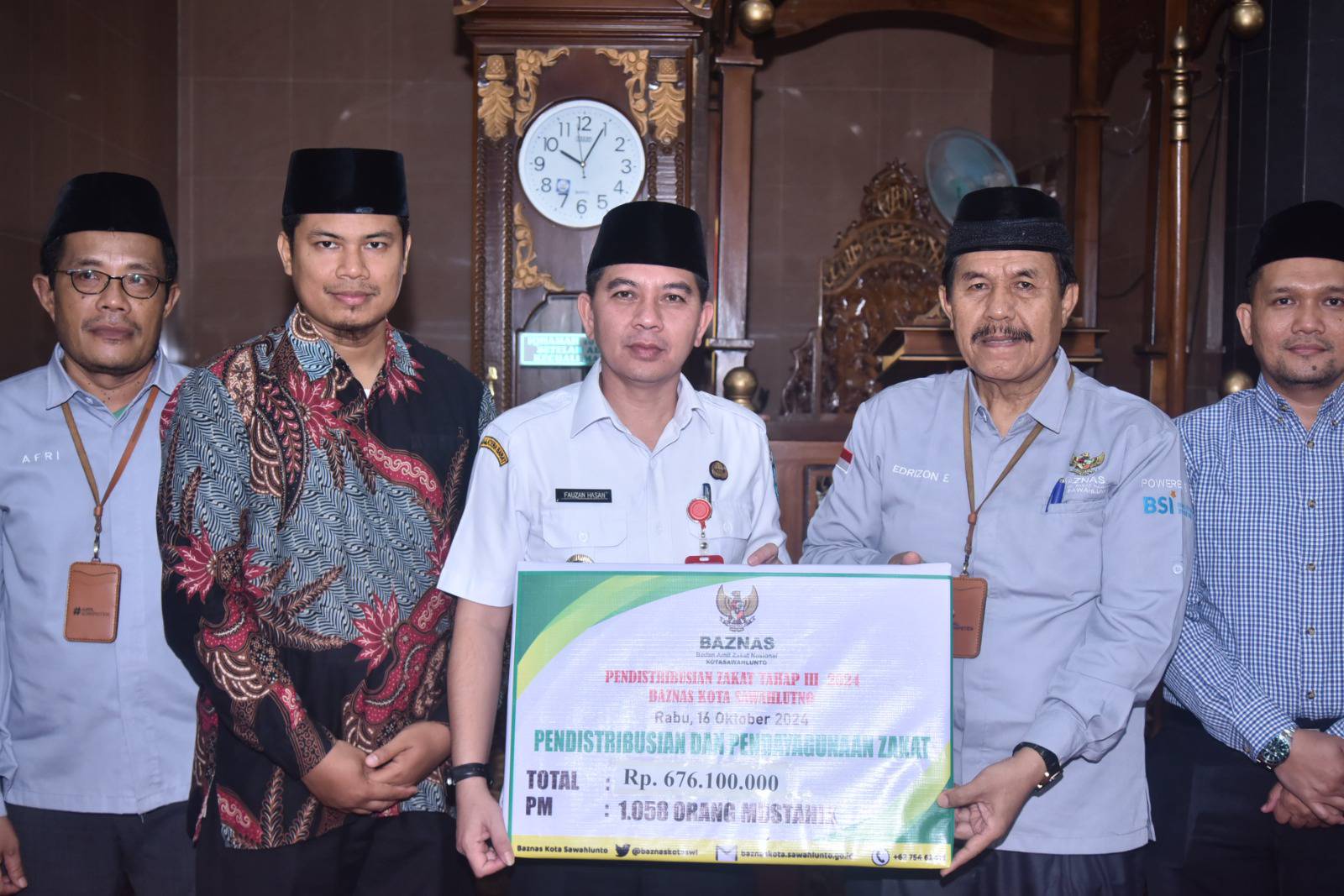Penyaluran zakat reguler tahap III dari Baznas Sawahlunto