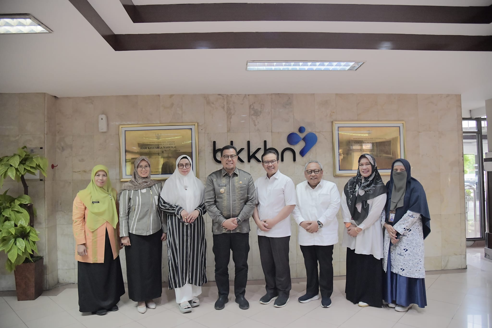 Penjabat (Pj) Wali Kota Sawahlunto, Dr. Zefnihan, AP, M.Si., melakukan audiensi dengan Kepala BKKBN di Jakarta