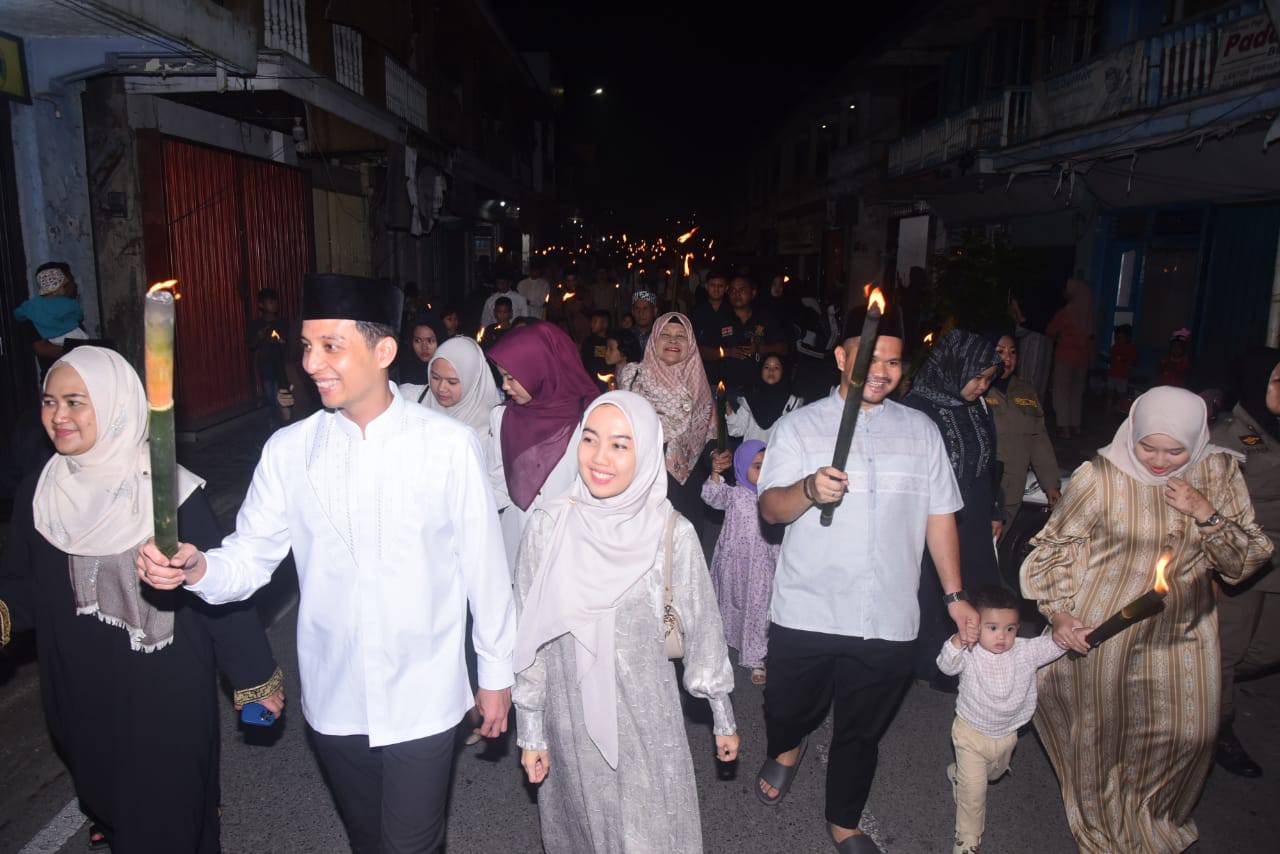Wali Kota Sawahlunto Riyanda Putra bersama Wakil Wali Kota Jeffry Hibatullah ikuti kegiatan Festival Obor
