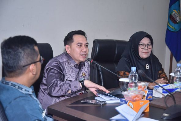 Rapat terbatas pembahasan peran serta Bank Perkreditan Rakyat (BPR) Durian Mandiri
