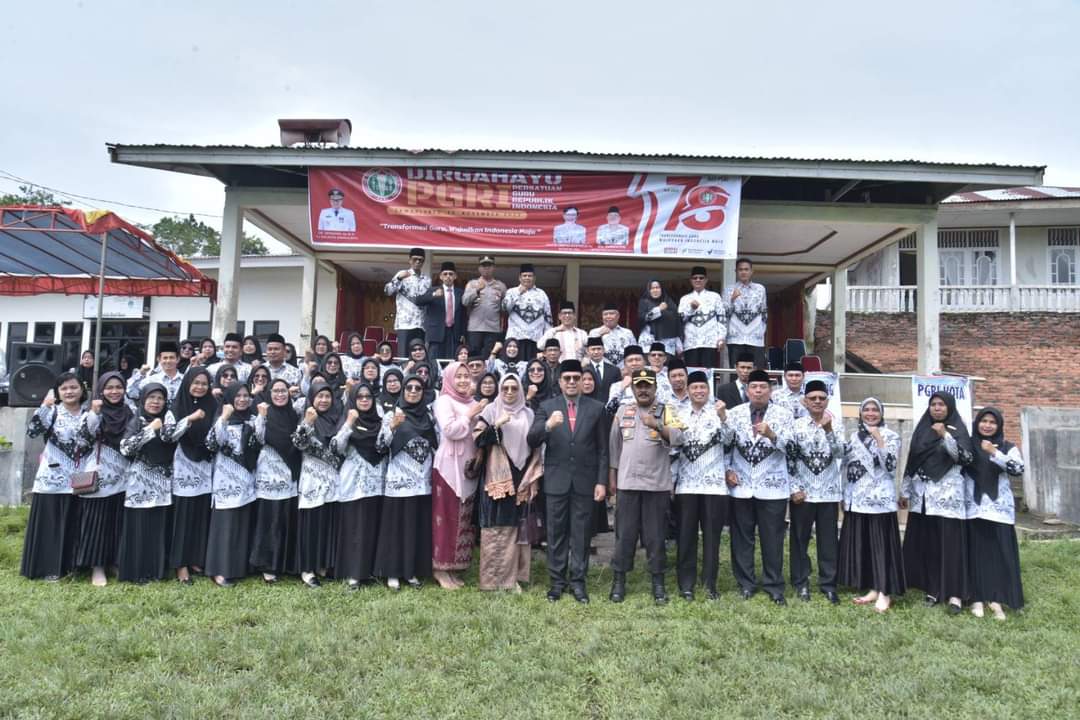 Pj Walikota Sawahlunto ikuti upacara HUT PGRI : Berkomitmen memberikan dukungan kepada guru