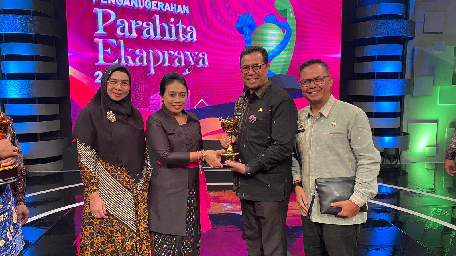 Kota Sawahlunto kembali meraih prestasi tingkat nasional, yaitu penghargaan anugerah Parahita Ekapraya (APE) kategori Utama dari Kementerian Pemberdayaan Perempuan dan Perlindungan Anak (PPPA) Republik Indonesia