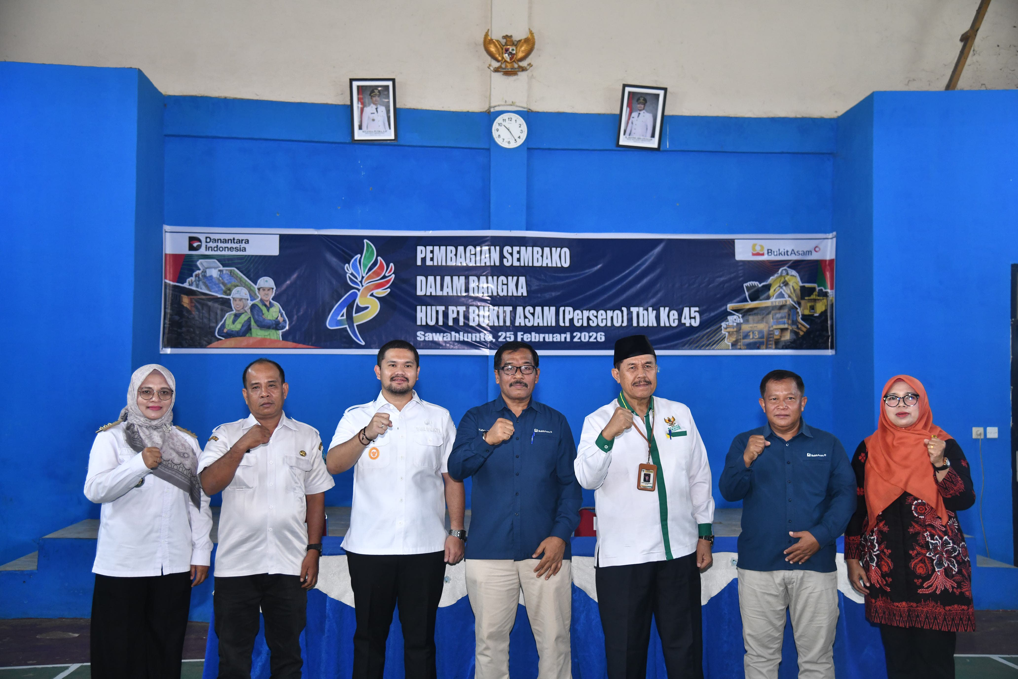 PT Bukit Asam Salurkan 550 Paket Sembako Sawahlunto,Wawako Apresiasi Energi  BUMN dan Pemko