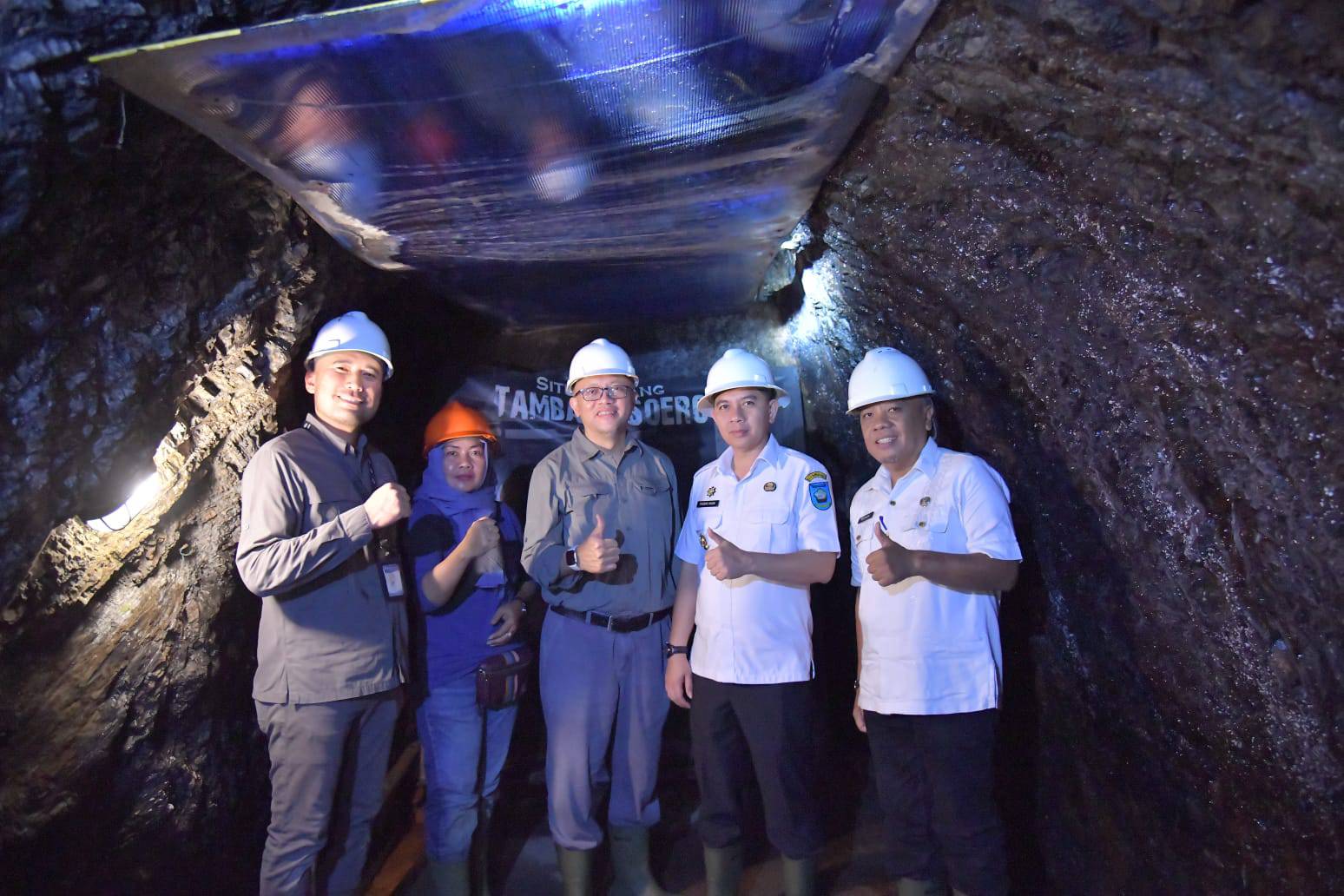 Pj Wali Kota Sawahlunto Fauzan Hasan, S.STP, M.Si dampingi Plt Kepala Perwakilan Bank Indonesia (BI) Sumbar Irfan Sukarna kunjungi destinasi wisata heritage Sawahlunto