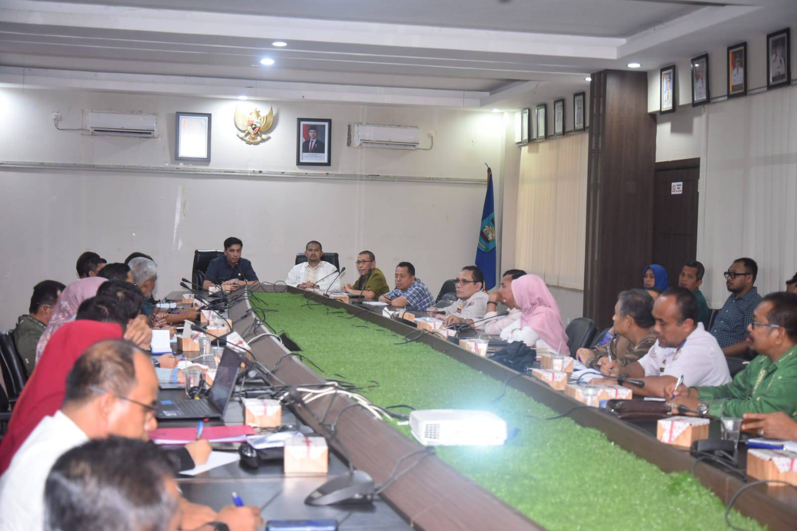 Wali Kota dan Wakil Wali Kota Sawahlunto Pimpin Rapat Evaluasi Kedisiplinan ASN dan Percepatan Program 100 Hari