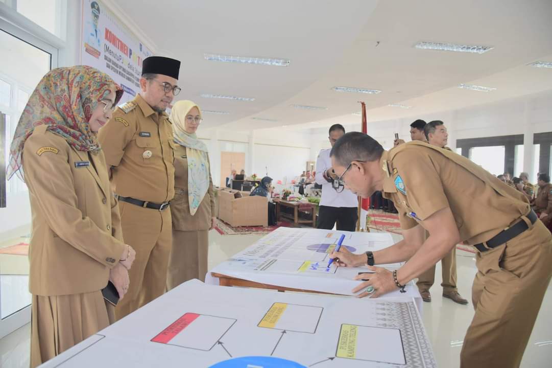 Komitmen Penting( Menutup Jendela Stunting) ditandatangani oleh Pj Walikota Zefnihan