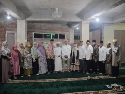 Sekretaris Daerah Kota Sawahlunto Dr.dr. Ambun Kadri, MKM, dampingi Tim IX Safari Ramadhan Pemprov Sumbar ke Masjid Quba Sungai Durian Kecamatan Barangin