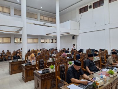 Wali Kota Sawahlunto Sampaikan Nota Pengantar tentang Laporan Pertanggungjawaban Pelaksanaan APBD 2024 dan RPJMD Kota Sawahlunto Tahun 2025-2029.
