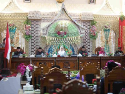 Susi Haryati, Ketua DPRD Kota Sawahlunto Pimpin Rapat Paripurna DPRD Kota Sawahlunto Dalam Rangka Peringatan Hari Jadi Kota Sawahlunto Ke-136 Tahun 2024.