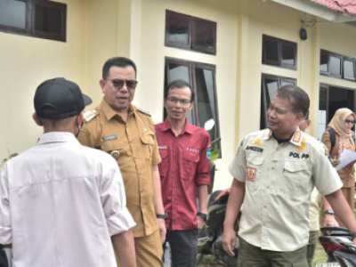 Pj Walikota Zefnihan pantau langsung TPS di Kec. Barangin