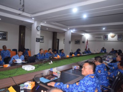 Penjabat (Pj) Sekretaris Daerah Kota Sawahlunto Ezeddin Zain, SH, ME, pimpin rapat membahas tindak lanjut hasil evaluasi kinerja Penjabat Wali Kota Sawahlunto