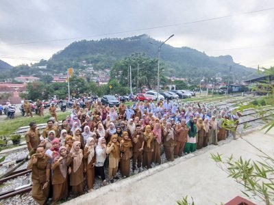 Dinkes P2KB Sawahlunto Gelar Apel Gabungan, Tingkatkan Disiplin dan Sinergi Jajaran Kesehatan